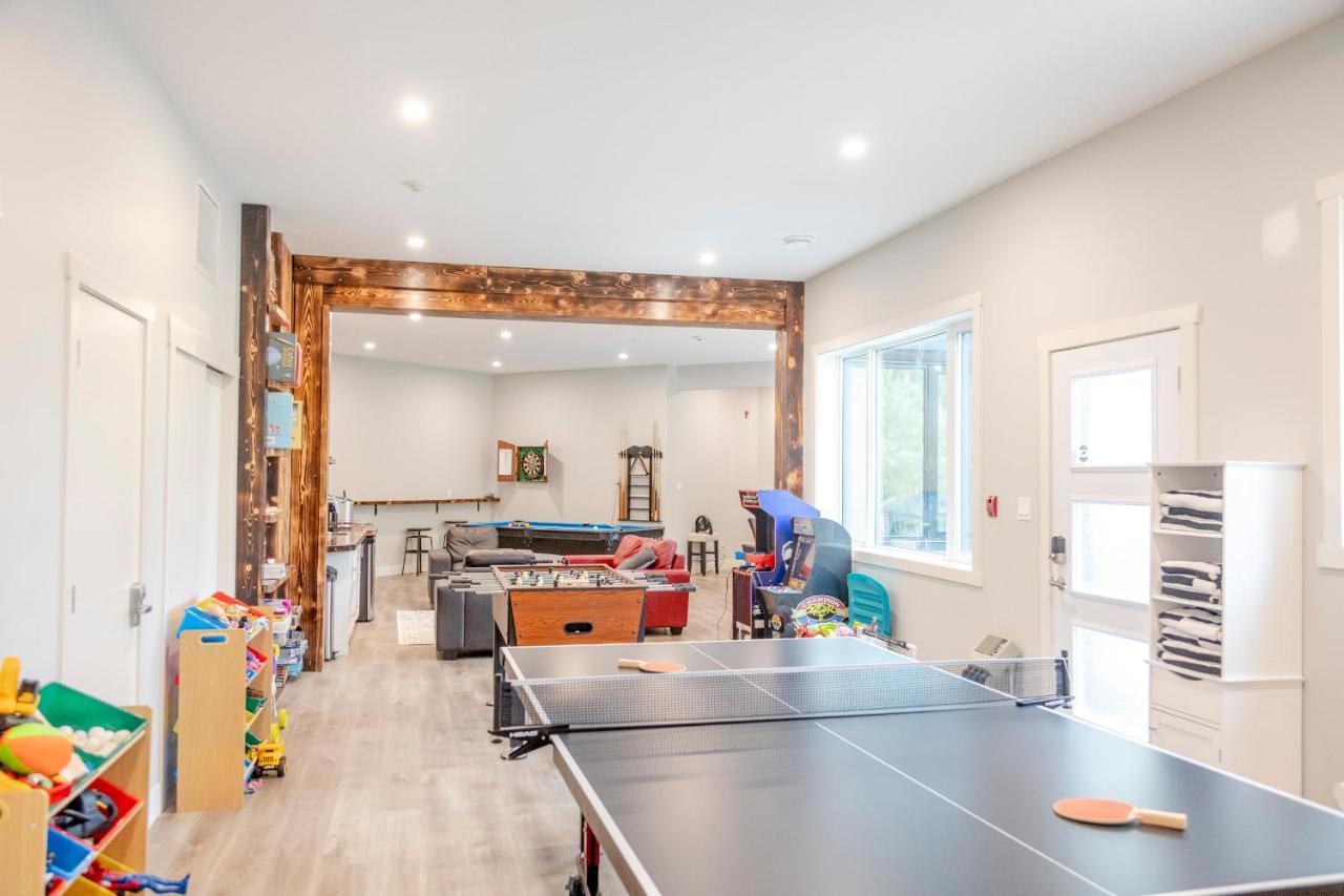 Ski In Ski Out With Huge Game Room And Hot Tub Fernie Exteriér fotografie