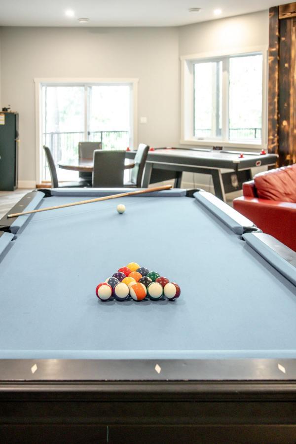 Ski In Ski Out With Huge Game Room And Hot Tub Fernie Exteriér fotografie