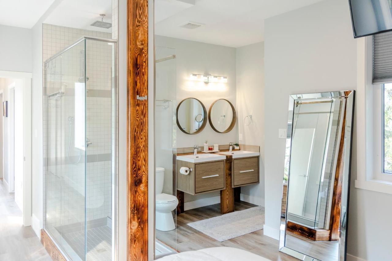 Ski In Ski Out With Huge Game Room And Hot Tub Fernie Exteriér fotografie