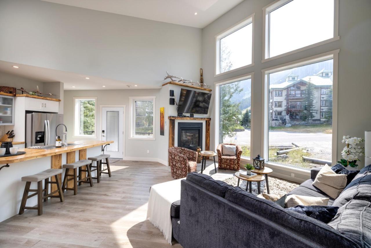 Ski In Ski Out With Huge Game Room And Hot Tub Fernie Exteriér fotografie